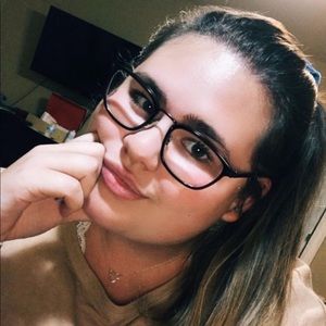 Meet your Posher, Ansley